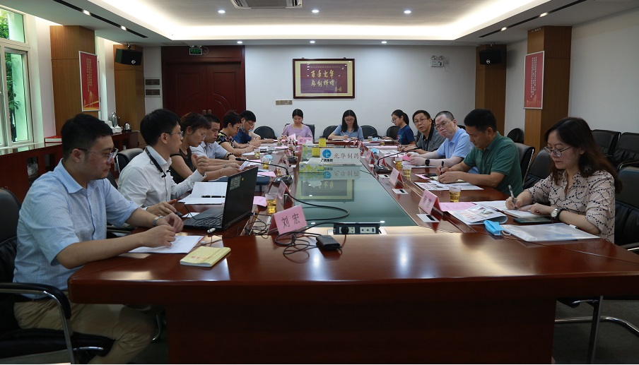 �������г����������ָ��ֳ�Ф��һ�е�����ɽά��������Ʒ��vic��˾����