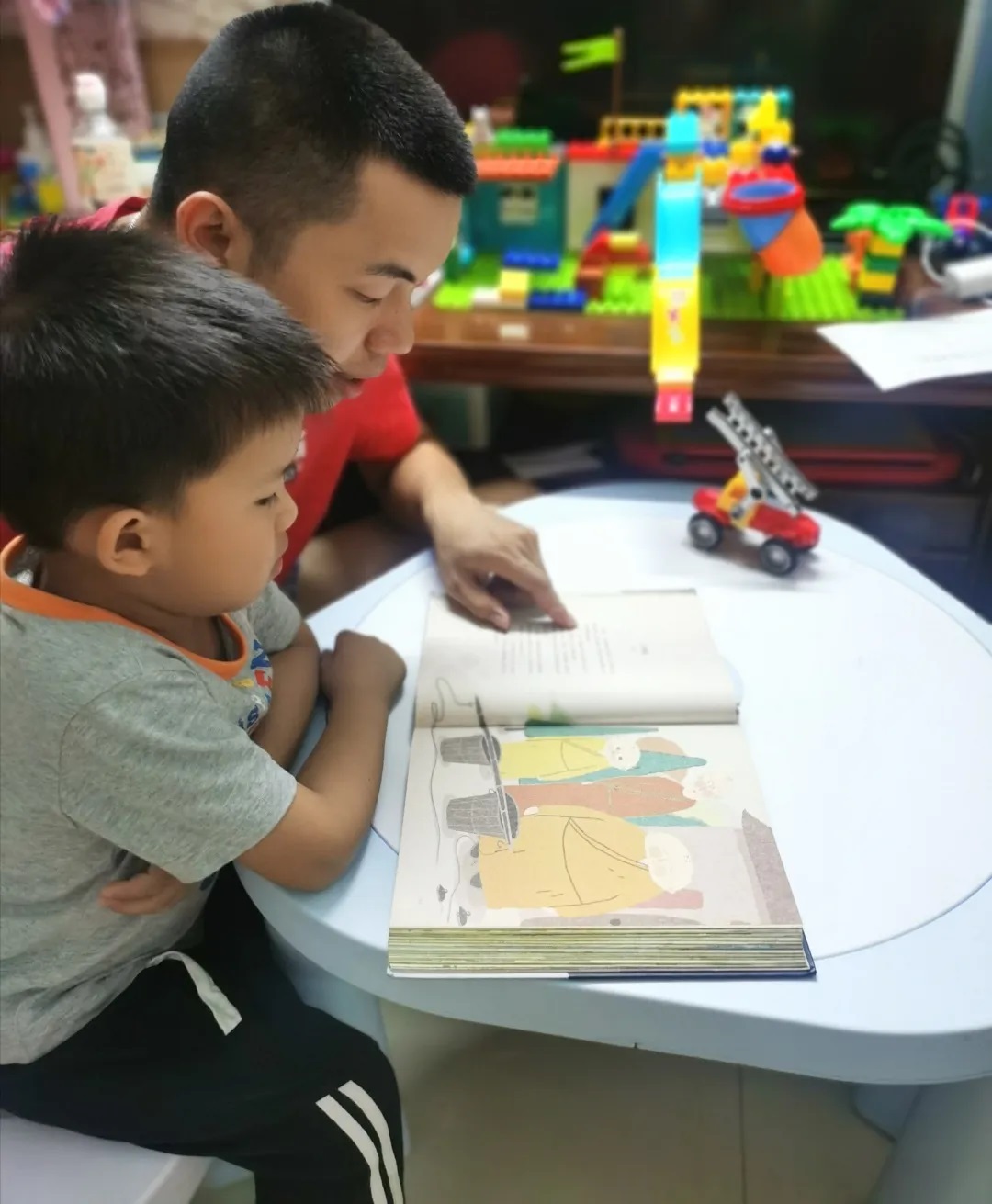 ����ͯ���������Ҹ���������ɽά��������Ʒ��vic��չ����һ����ͯ�ڻ