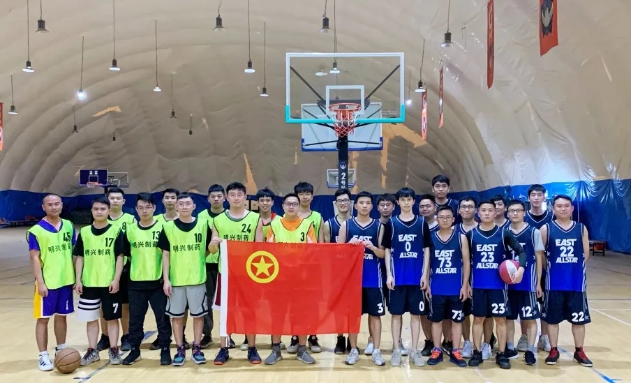 �Ž�ܽ��������ഺ��������ɽά��������Ʒ��vic��˾Я�����˹�˾����2021�ꡰ����һ��ӭ���ġ�����������