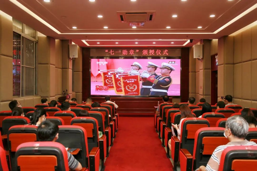 �¾����������ǣ���������ɽά��������Ʒ��vic�����տ�����һѫ�¡�������ʽ