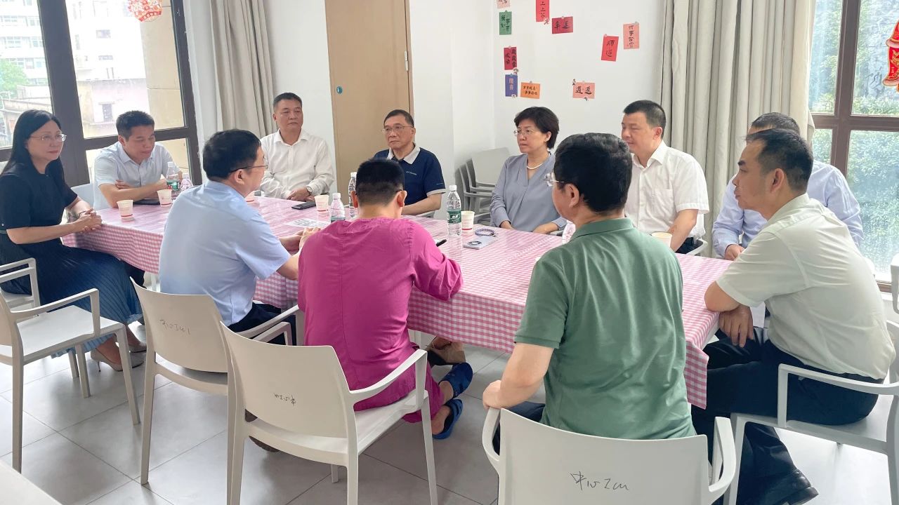 ο�ʸ����Ƚ� ������ɫ���򡪡���ί��֯�����������ϸɾ־ֳ���÷һ��ο����˾���ݸɲ�������ͬ־